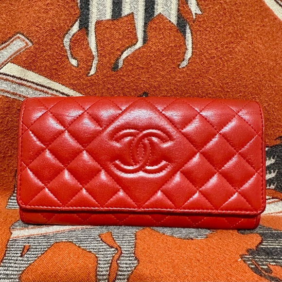 CHANEL ❤️🌟CC QUILTED LAMBSKIN WALLET⭐️ - Picture 1 of 6